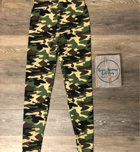 Load image into Gallery viewer, Camo Brush Leggings