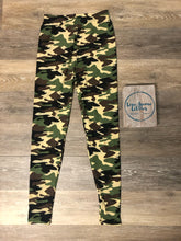 Load image into Gallery viewer, Camo Brush Leggings