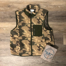 Load image into Gallery viewer, Camo Sherpa Vest