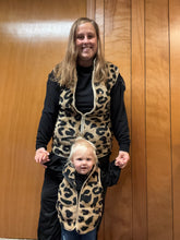 Load image into Gallery viewer, Leopard Fleece Vest - Mama